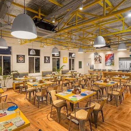 Bedzzz Varanasi By Leisure Hotels, 1 Km From Dashwasamedh Ghat Exterior photo