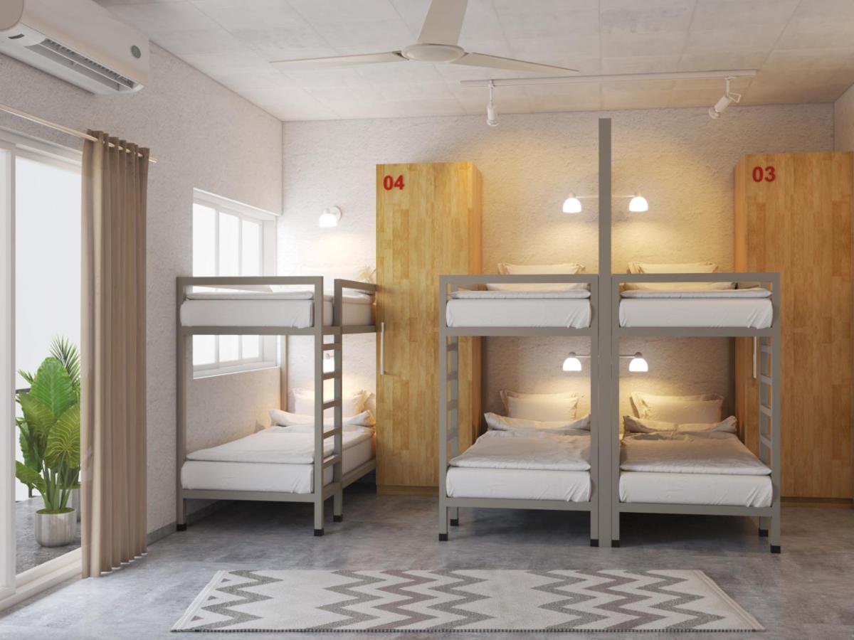 Bedzzz Varanasi By Leisure Hotels, 1 Km From Dashwasamedh Ghat Exterior photo
